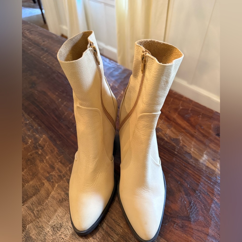 ✨NEW ANTHRO Farylrobin Creamy Beige Neutral Ankle Boots Sz 9